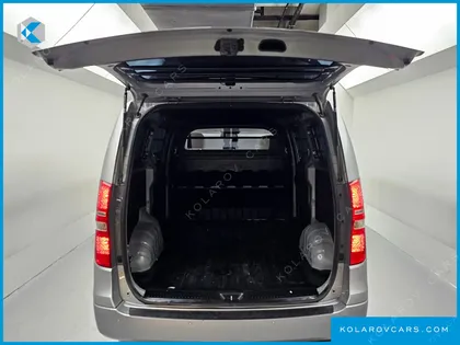 HYUNDAI STAREX 3-SEATER VAN
