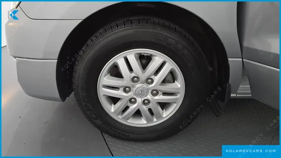 HYUNDAI STAREX 12-SEATER WAGON