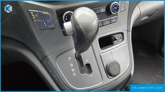 HYUNDAI STAREX 12-SEATER WAGON
