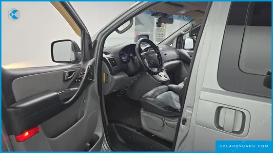 HYUNDAI STAREX 12-SEATER WAGON