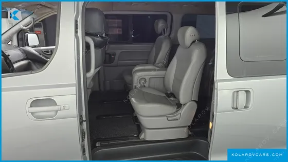HYUNDAI STAREX 12-SEATER WAGON