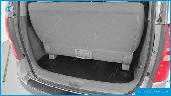 HYUNDAI STAREX 12-SEATER WAGON