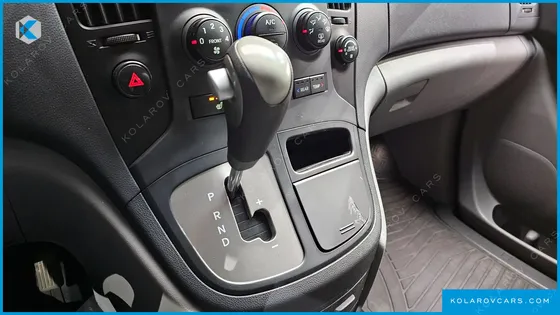 HYUNDAI STAREX 12-SEATER WAGON