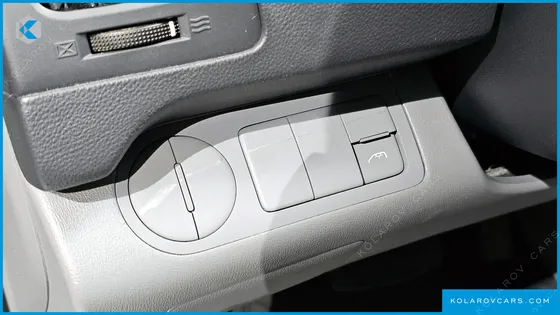 HYUNDAI STAREX 12-SEATER WAGON
