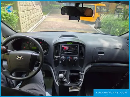 HYUNDAI STAREX 3-SEATER VAN