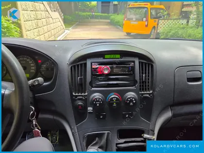 HYUNDAI STAREX 3-SEATER VAN