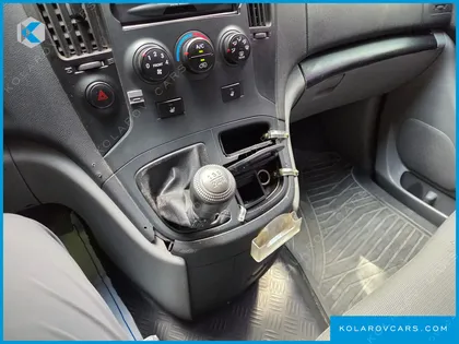 HYUNDAI STAREX 3-SEATER VAN