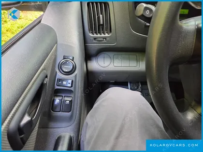HYUNDAI STAREX 3-SEATER VAN