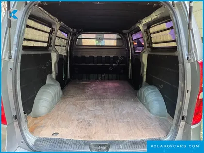 HYUNDAI STAREX 3-SEATER VAN