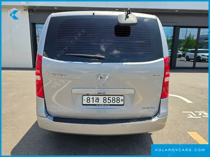 HYUNDAI STAREX 5-SEATER VAN