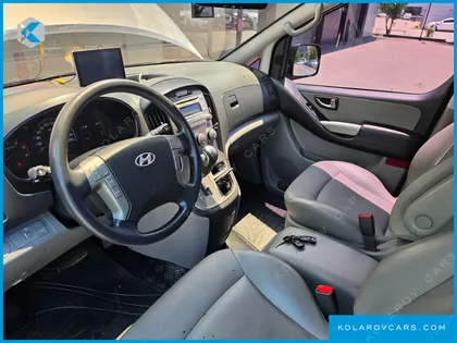 HYUNDAI STAREX 5-SEATER VAN
