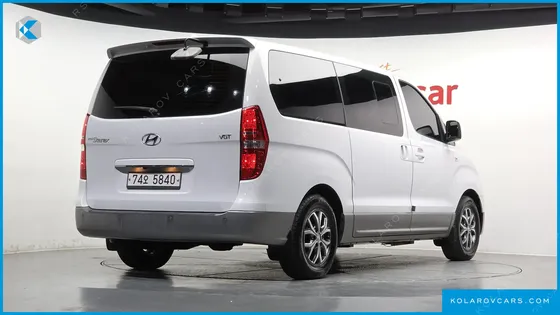 HYUNDAI STAREX 12-SEATER WAGON