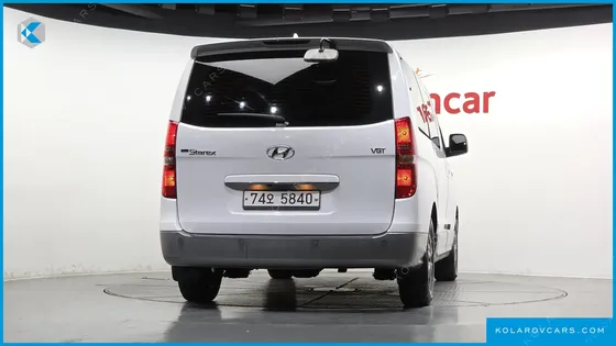 HYUNDAI STAREX 12-SEATER WAGON