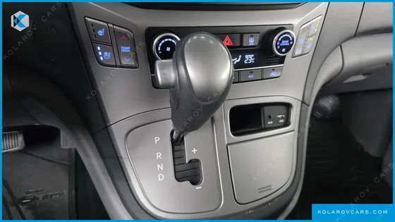 HYUNDAI STAREX 12-SEATER WAGON