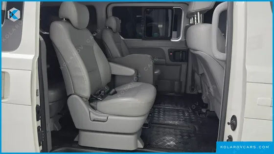 HYUNDAI STAREX 12-SEATER WAGON
