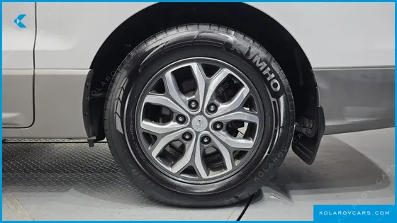 HYUNDAI STAREX 12-SEATER WAGON