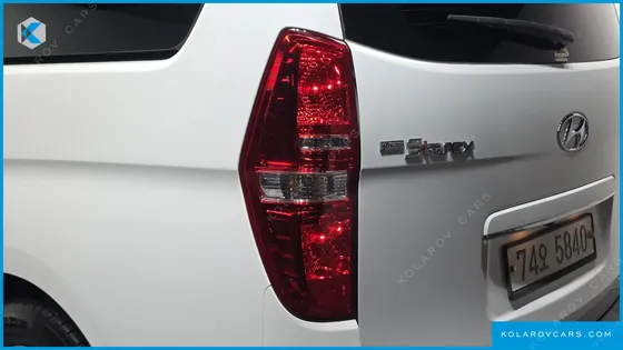 HYUNDAI STAREX 12-SEATER WAGON
