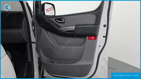 HYUNDAI STAREX 12-SEATER WAGON