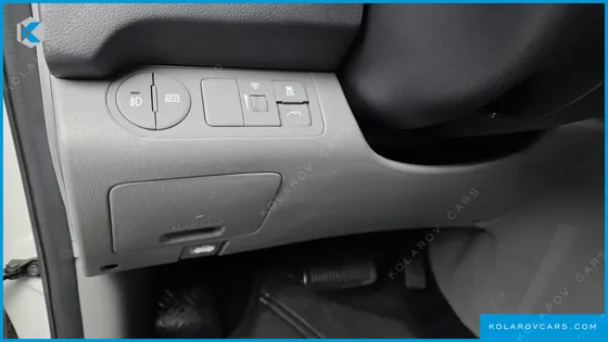 HYUNDAI STAREX 12-SEATER WAGON