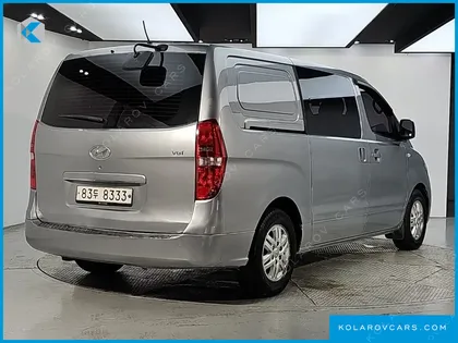 HYUNDAI STAREX 5-SEATER VAN