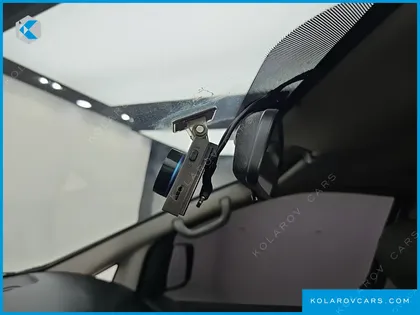 HYUNDAI STAREX 5-SEATER VAN
