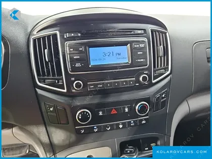 HYUNDAI STAREX 5-SEATER VAN