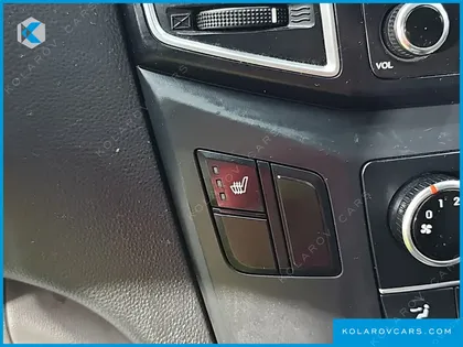 HYUNDAI STAREX 5-SEATER VAN