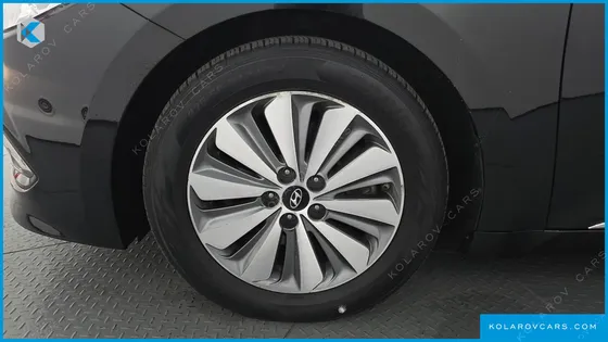 HYUNDAI GRANDEUR PREMIUM