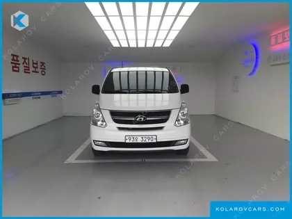 HYUNDAI STAREX 5-SEATER VAN