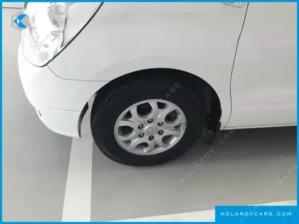 HYUNDAI STAREX 5-SEATER VAN