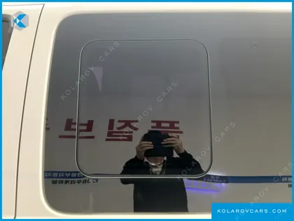 HYUNDAI STAREX 5-SEATER VAN