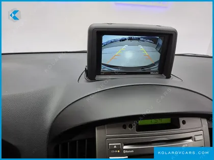 HYUNDAI STAREX 5-SEATER VAN