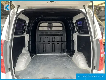 HYUNDAI STAREX 5-SEATER VAN