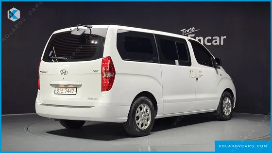 HYUNDAI STAREX 5-SEATER VAN
