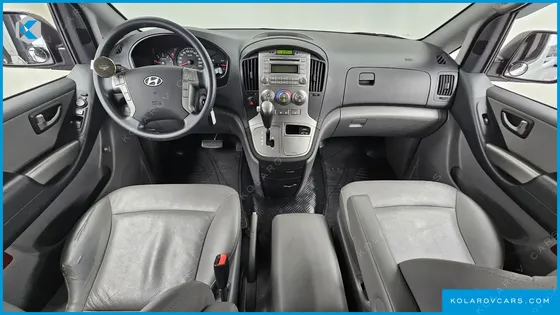 HYUNDAI STAREX 5-SEATER VAN