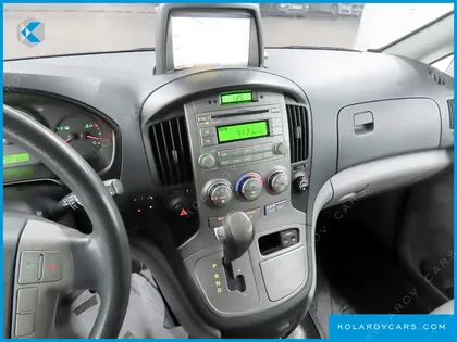 HYUNDAI STAREX 11-SEATER WAGON