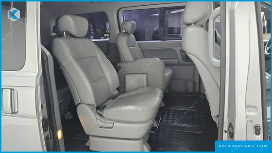 HYUNDAI STAREX 12-SEATER WAGON