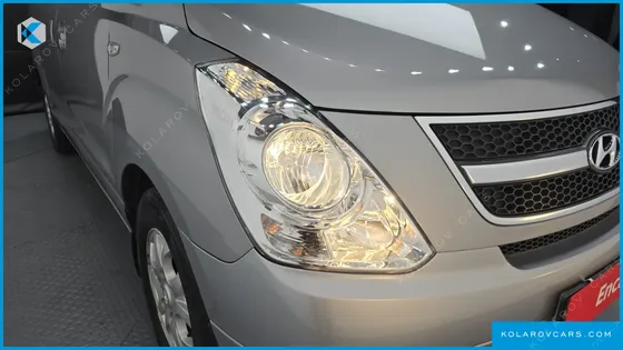 HYUNDAI STAREX 12-SEATER WAGON