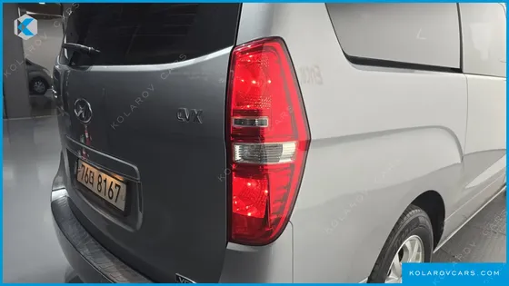 HYUNDAI STAREX 12-SEATER WAGON