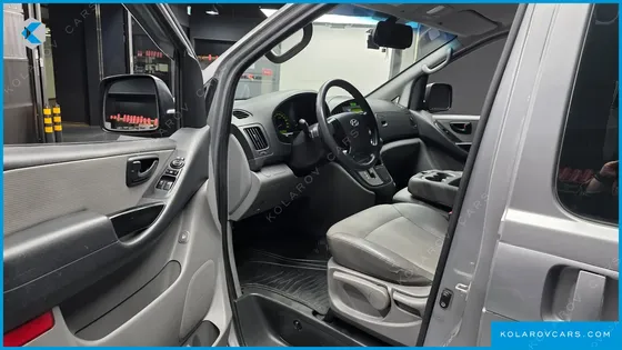 HYUNDAI STAREX 12-SEATER WAGON