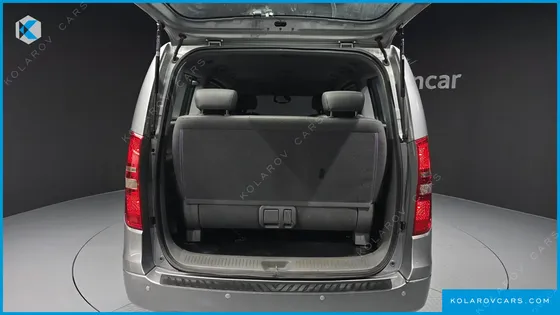 HYUNDAI STAREX 12-SEATER WAGON