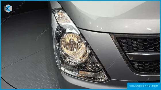 HYUNDAI STAREX 12-SEATER WAGON