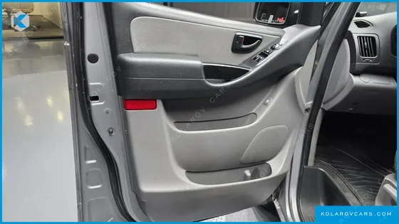 HYUNDAI STAREX 12-SEATER WAGON