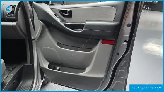 HYUNDAI STAREX 12-SEATER WAGON