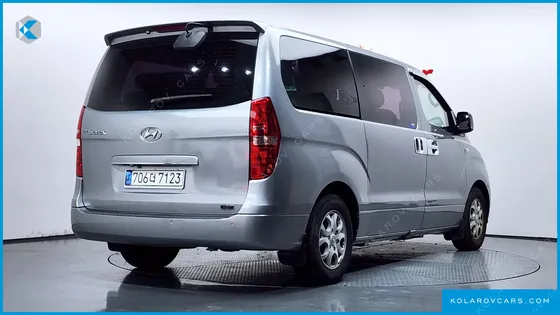 HYUNDAI STAREX 11-SEATER WAGON