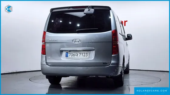 HYUNDAI STAREX 11-SEATER WAGON