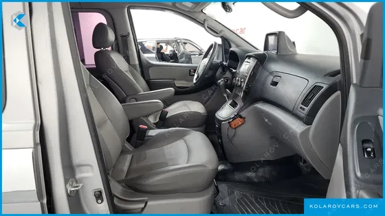 HYUNDAI STAREX 11-SEATER WAGON