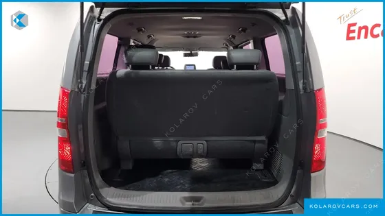 HYUNDAI STAREX 11-SEATER WAGON