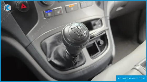 HYUNDAI STAREX 12-SEATER WAGON