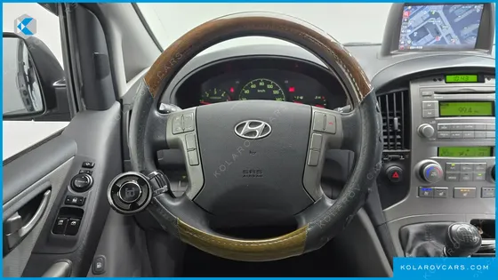 HYUNDAI STAREX 12-SEATER WAGON